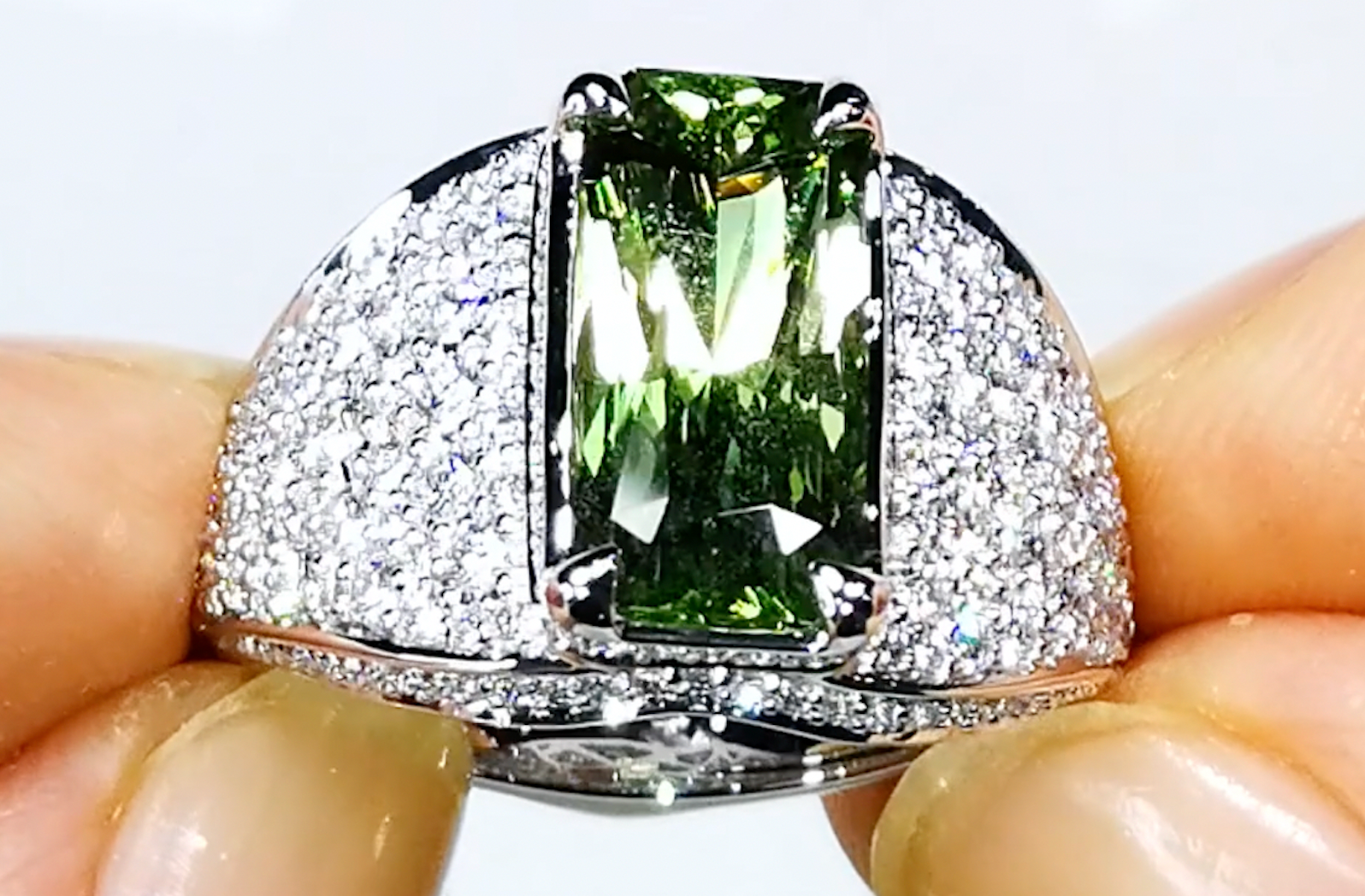 3.28ct Komolo Tsavorite Ring with D Flawless Diamonds set in 18K White Gold