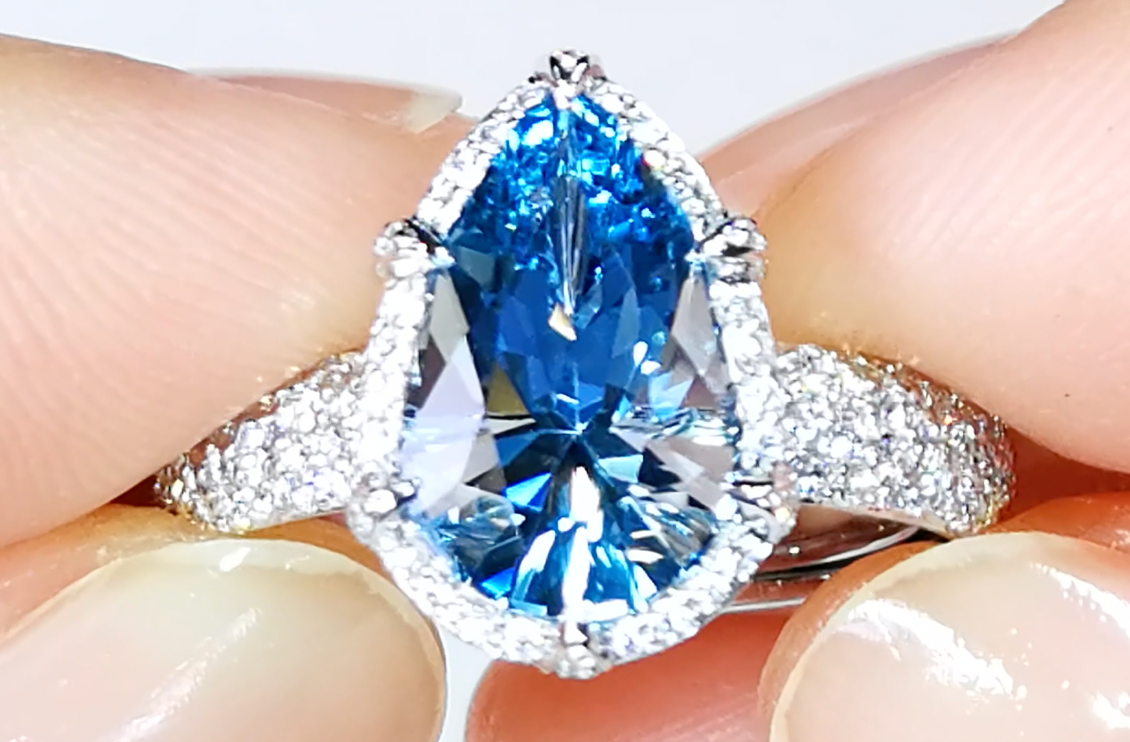 2.87ct Santa Maria Aquamarine Ring with D Flawless Diamonds set in 18K White Gold