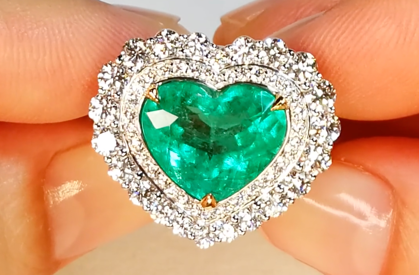 6.27ct Vivid Green Muzo Colombian Emerald Ring with D Flawless Diamonds set in 18K White Gold