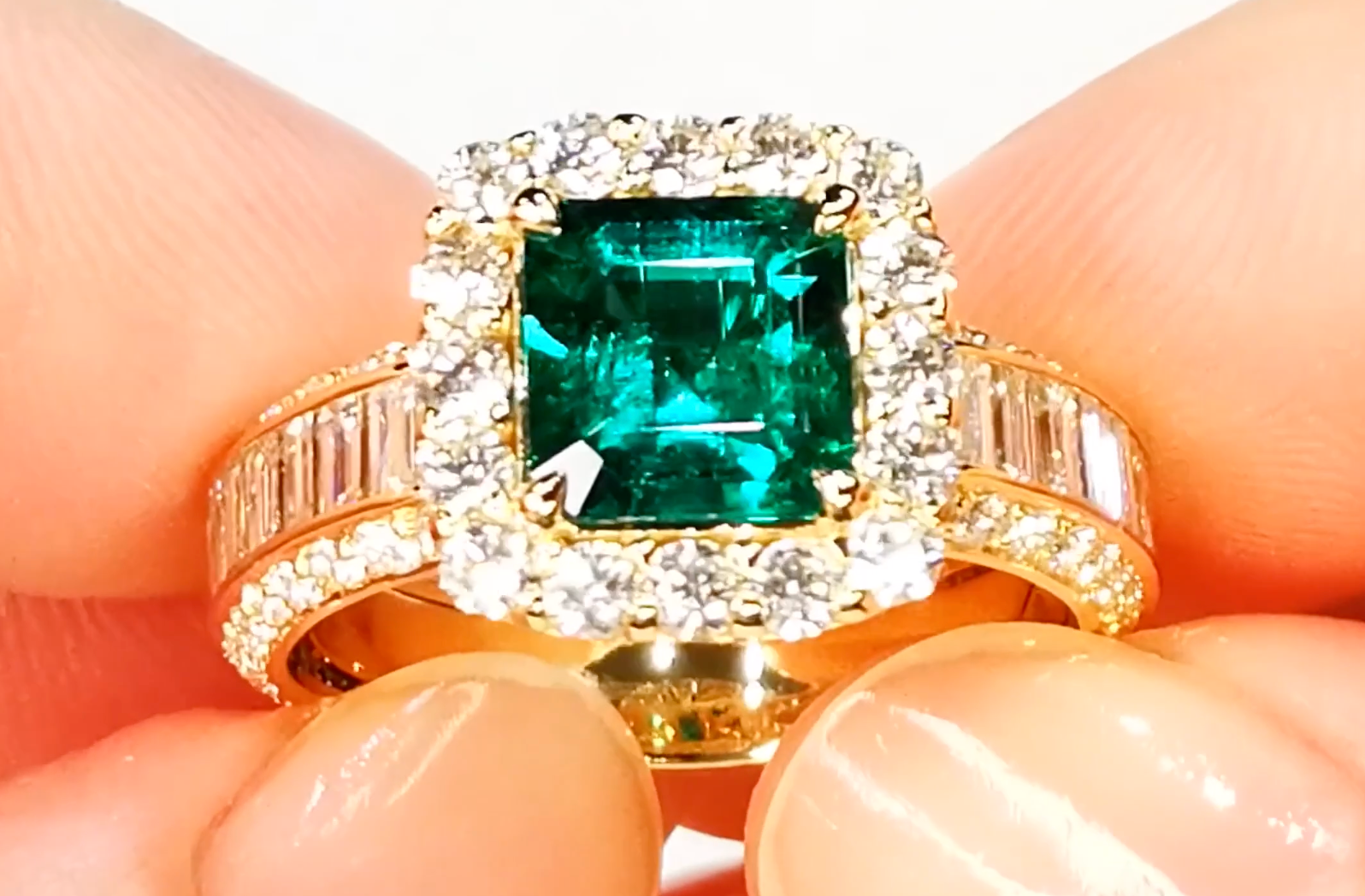 1.48ct Old World Muzo Colombian Emerald Ring with D Flawless Diamonds set in 18K Yellow Gold