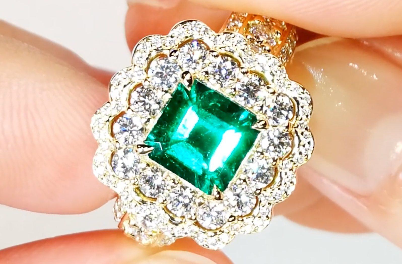 1.58ct Old World Muzo Colombian Emerald Ring with D Flawless Diamonds set in 18K Yellow Gold