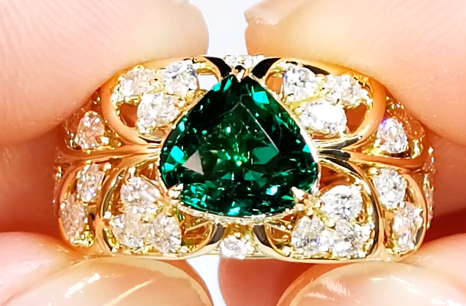 1.86ct Russian Emerald Ring with D Flawless Diamonds set in 18K Yellow Gold