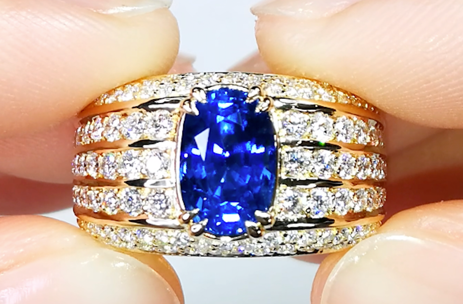 3.60ct Unheated Mogok Burma Cornflower Blue Sapphire Ring with D Flawless Diamonds set in 18K Yellow Gold