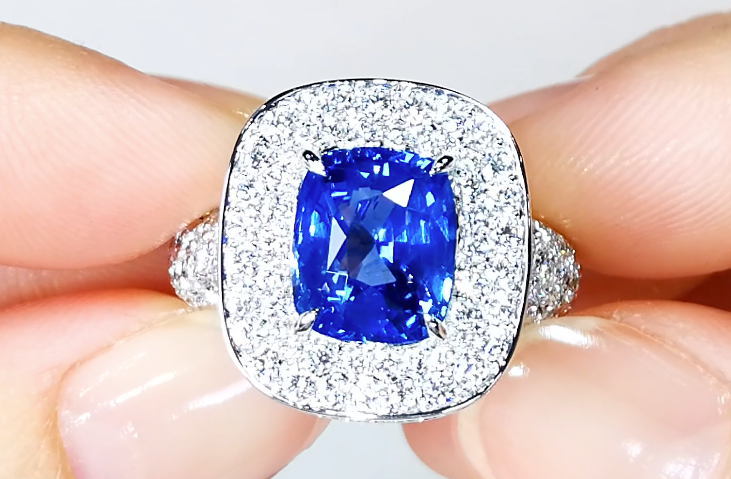 5.04ct Unheated Ceylon Cornflower Blue Sapphire Ring with D Flawless Diamonds set in 18K White Gold