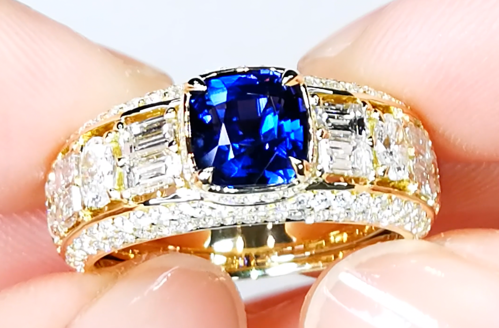 Unheated Royal Blue Sapphire Ring with D Flawless Diamonds set in 18K Yellow Gold