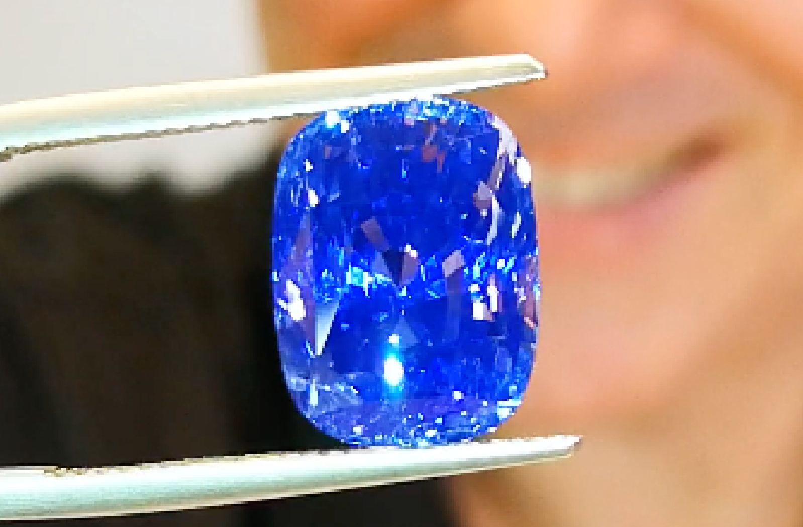 13.06ct Unheated Ceylon Cornflower Blue Sapphire Ring with D Flawless Diamonds set in 18K White Gold