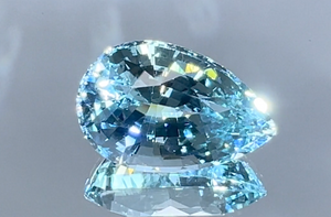 16.92ct Unheated Flawless Lumina Paraiba Tourmaline Necklace with D Flawless Diamonds set in 18K White Gold