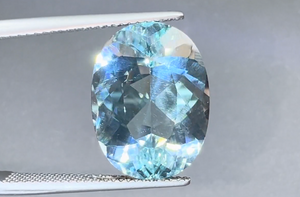 11.86ct Paraiba Tourmaline Ring with D Flawless Diamonds set in 18K White Gold