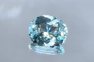 8.27ct Paraiba Tourmaline Ring with D Flawless Diamonds set in 18K Yellow Gold