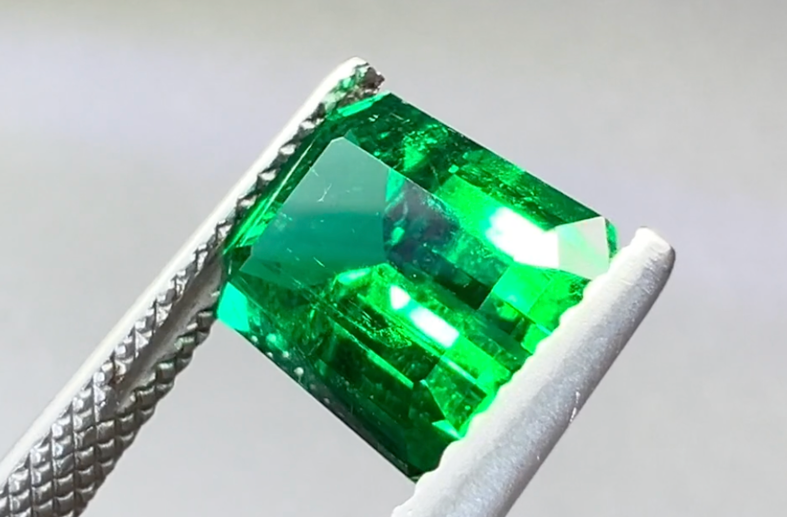 2.99ct Gubelin Certified Old World Muzo Colombian Emerald Ring with D Flawless Diamonds set in 18K Yellow Gold
