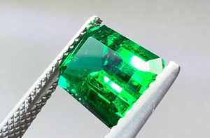 2.99ct Gubelin Certified Old World Muzo Colombian Emerald Ring with D Flawless Diamonds set in 18K Yellow Gold