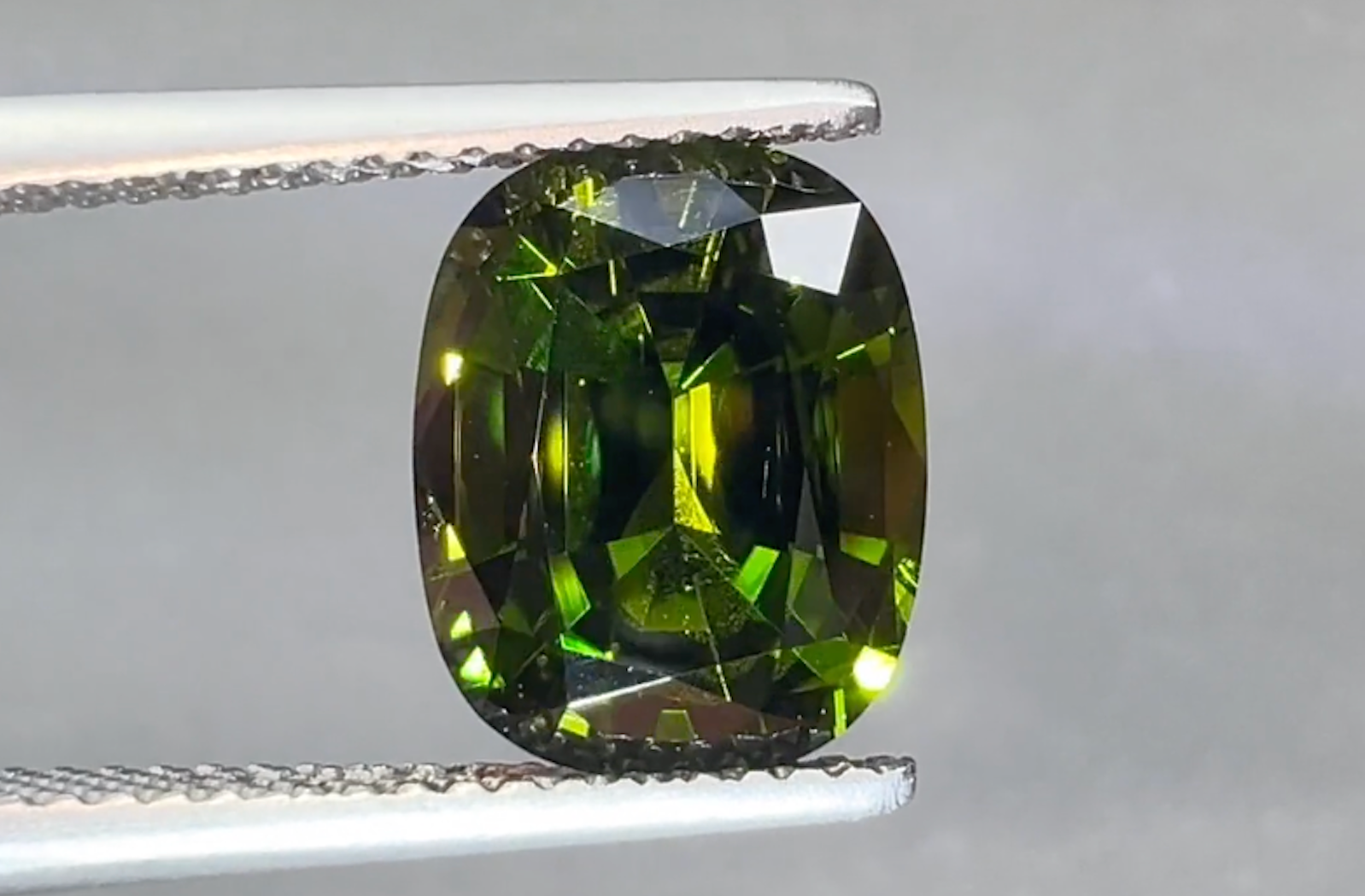 4.40ct Loope Clean Namibian Demantoid Ring with D Flawless Diamonds set in 18K Yellow Gold