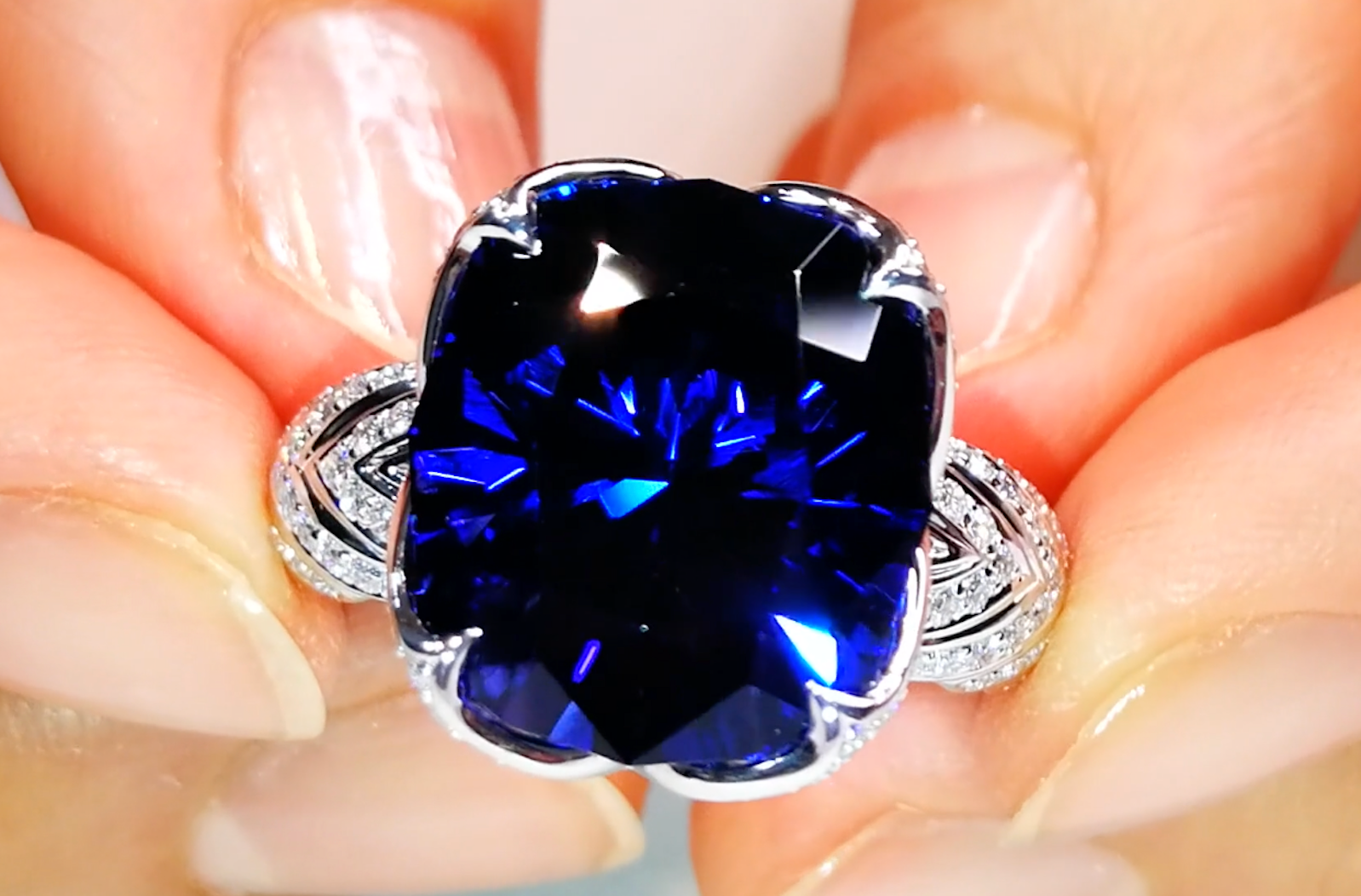 10.75ct Tanzanite Ring with D Flawless Diamonds set in 18K White Gold