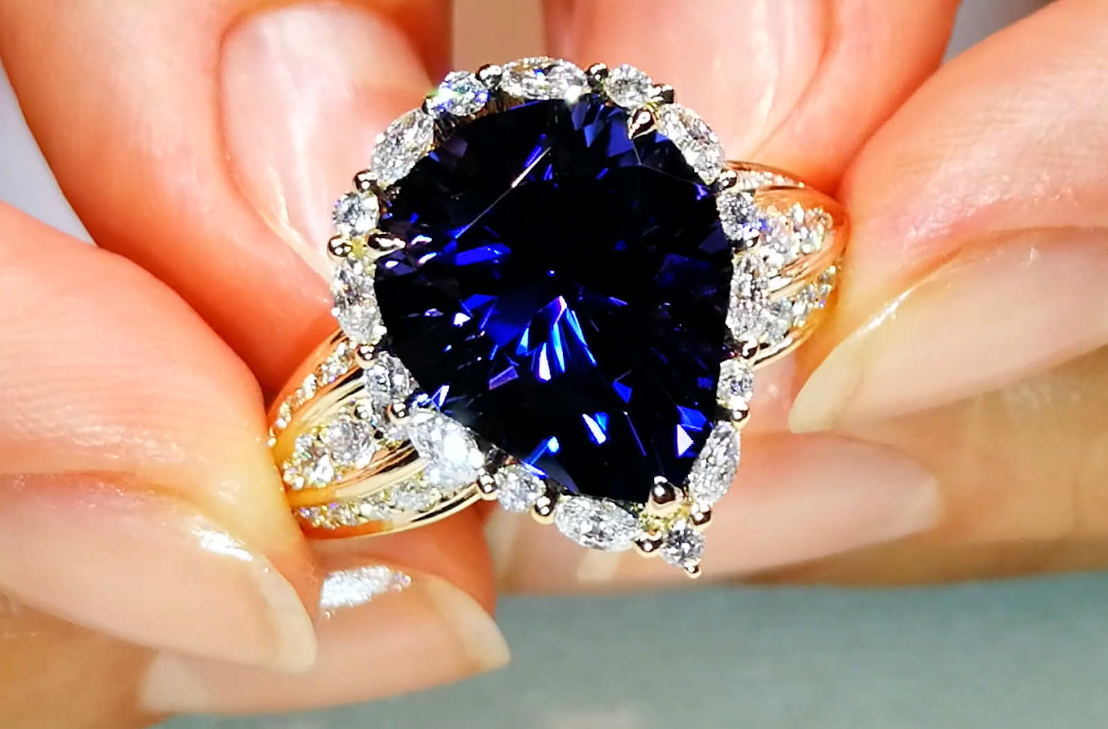 6.37ct Tanzanite Ring with D Flawless Diamonds set in 18K Yellow Gold