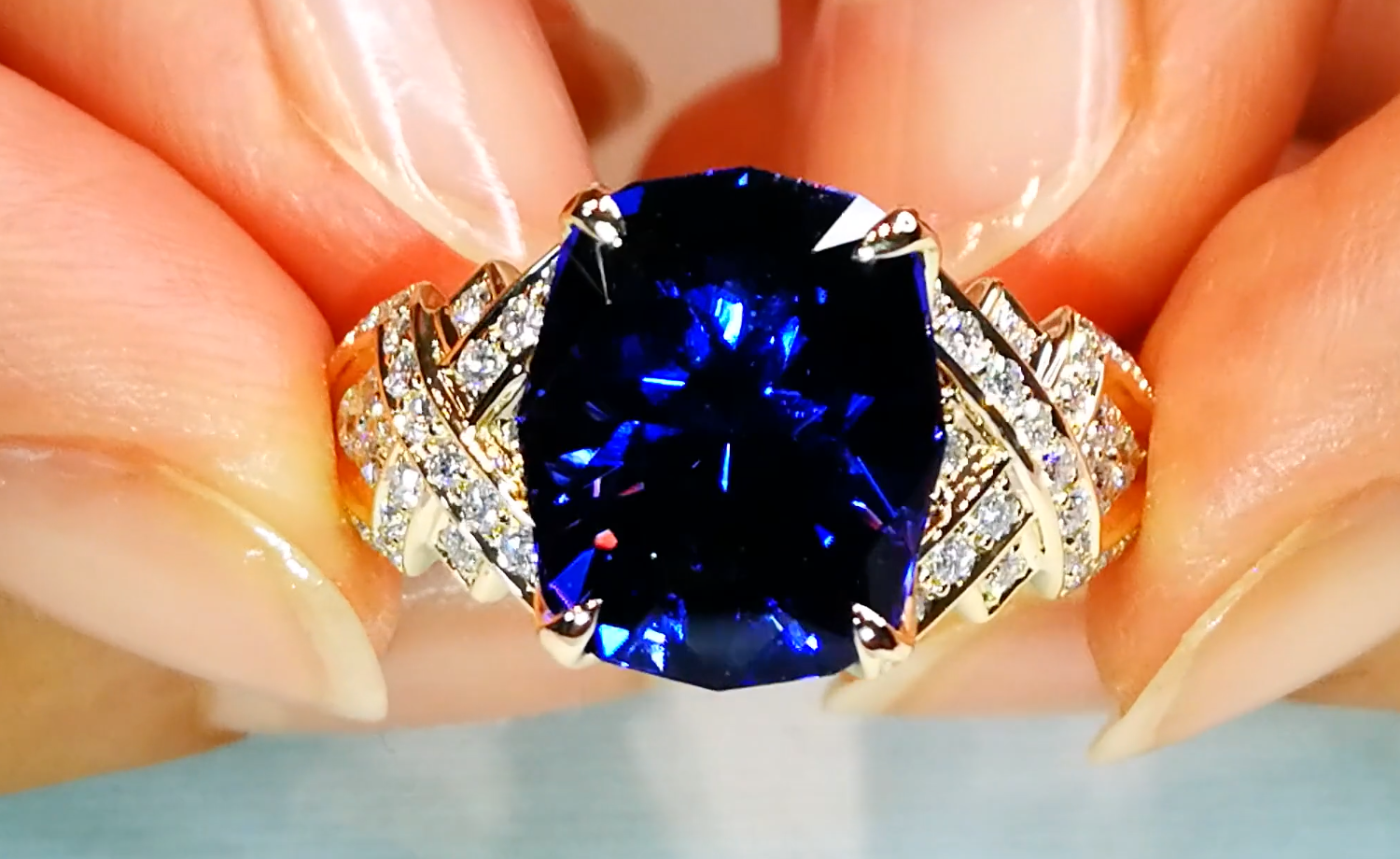 6.74ct Tanzanite Ring with D Flawless Diamonds set in 18K Yellow Gold