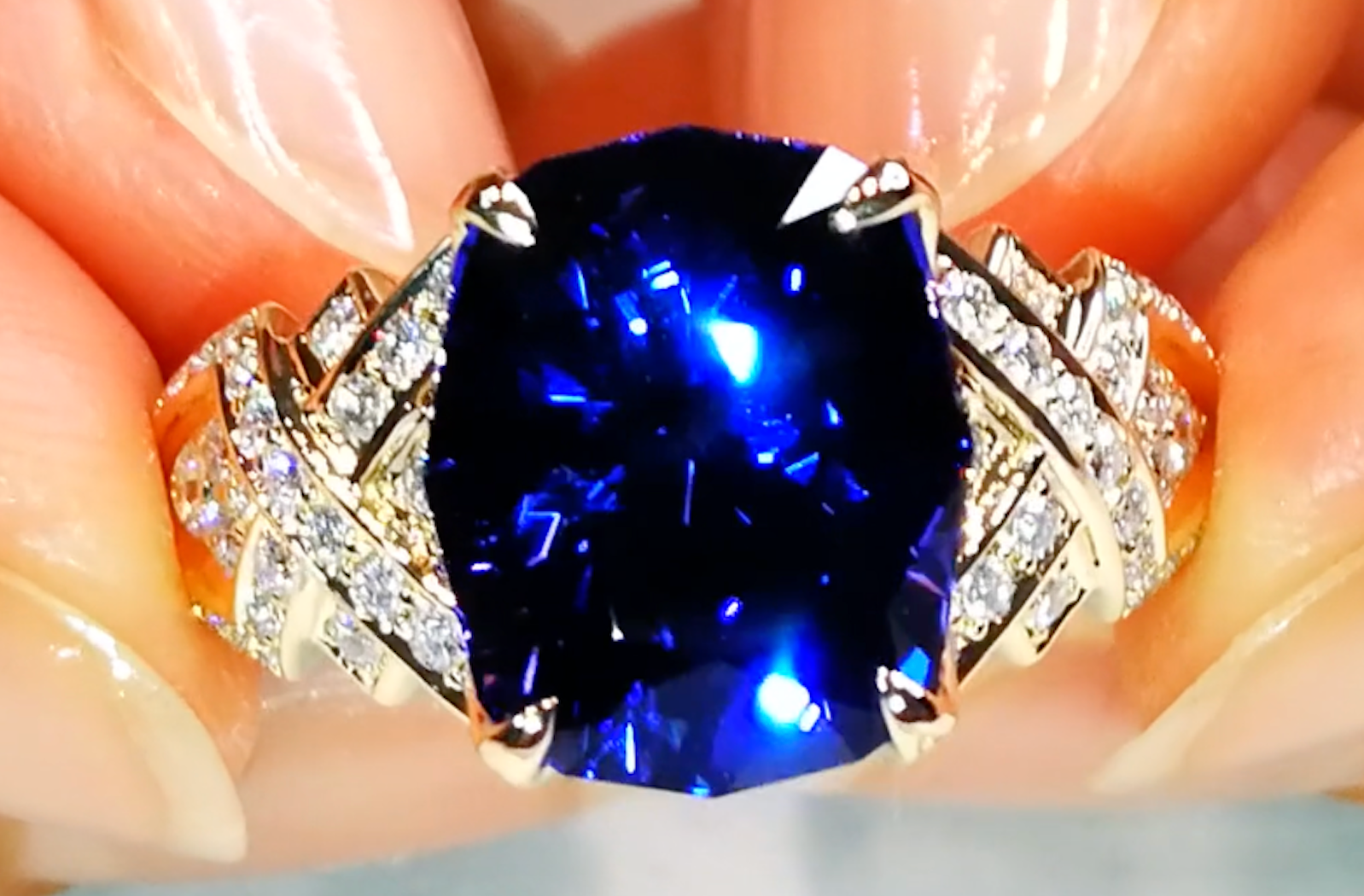 6.74ct Tanzanite Ring with D Flawless Diamonds set in 18K Yellow Gold