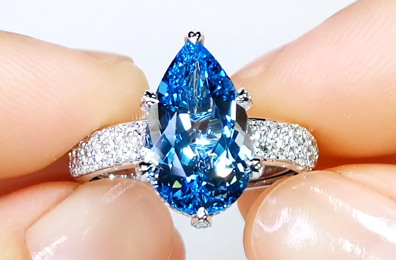 4.16ct Santa Maria Aquamarine Ring with D Flawless Diamonds set in 18K White Gold