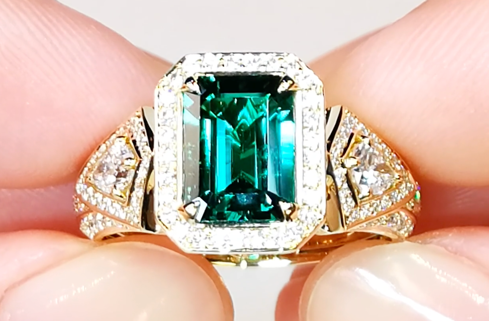 1.61ct Old World Muzo Colombian Emerald Ring with D Flawless Diamonds set in 18K Yellow Gold