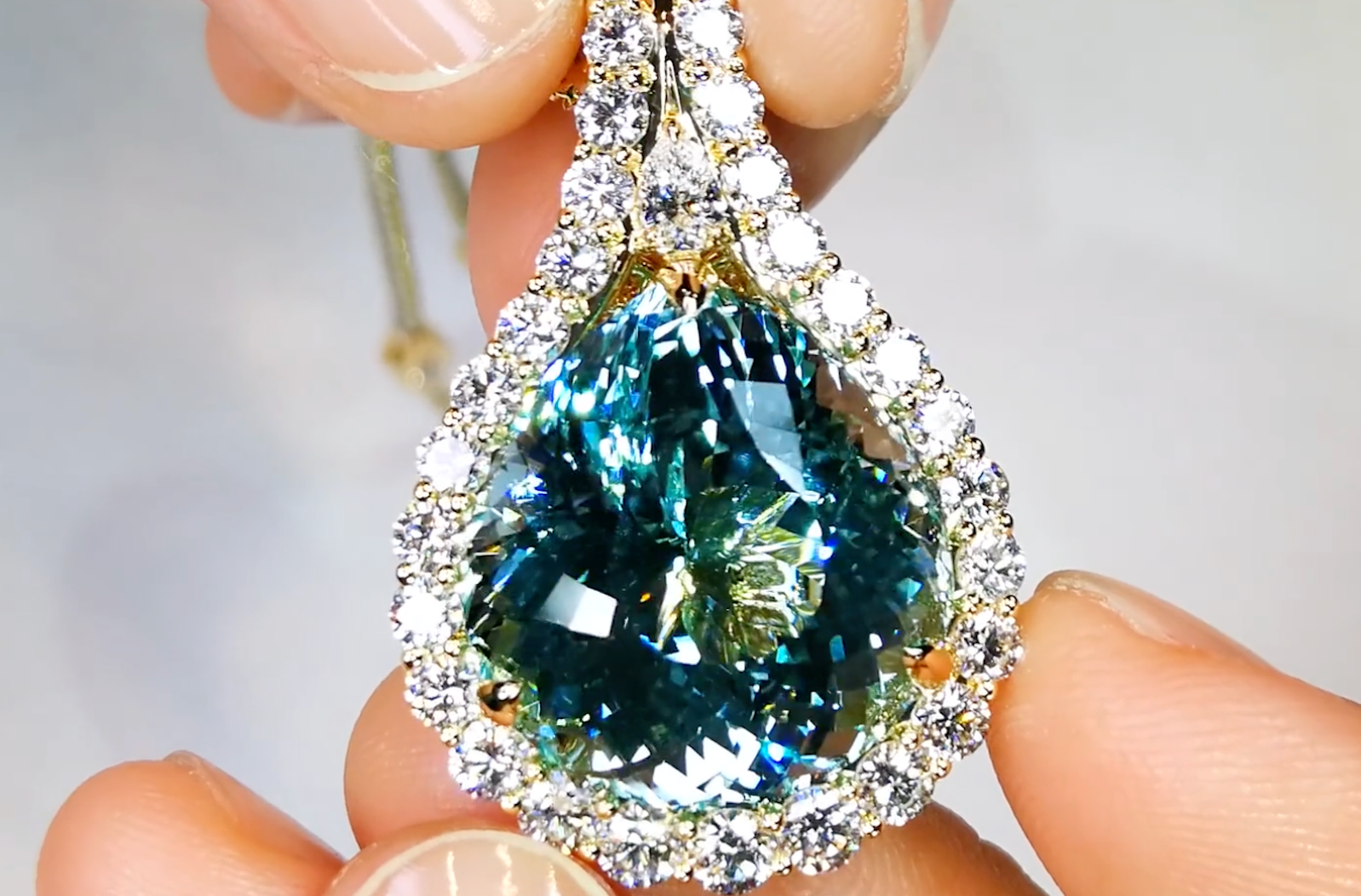 24.91ct Flawless Unheated Paraiba Tourmaline Necklace with D Flawless Diamonds set in 18K Yellow Gold