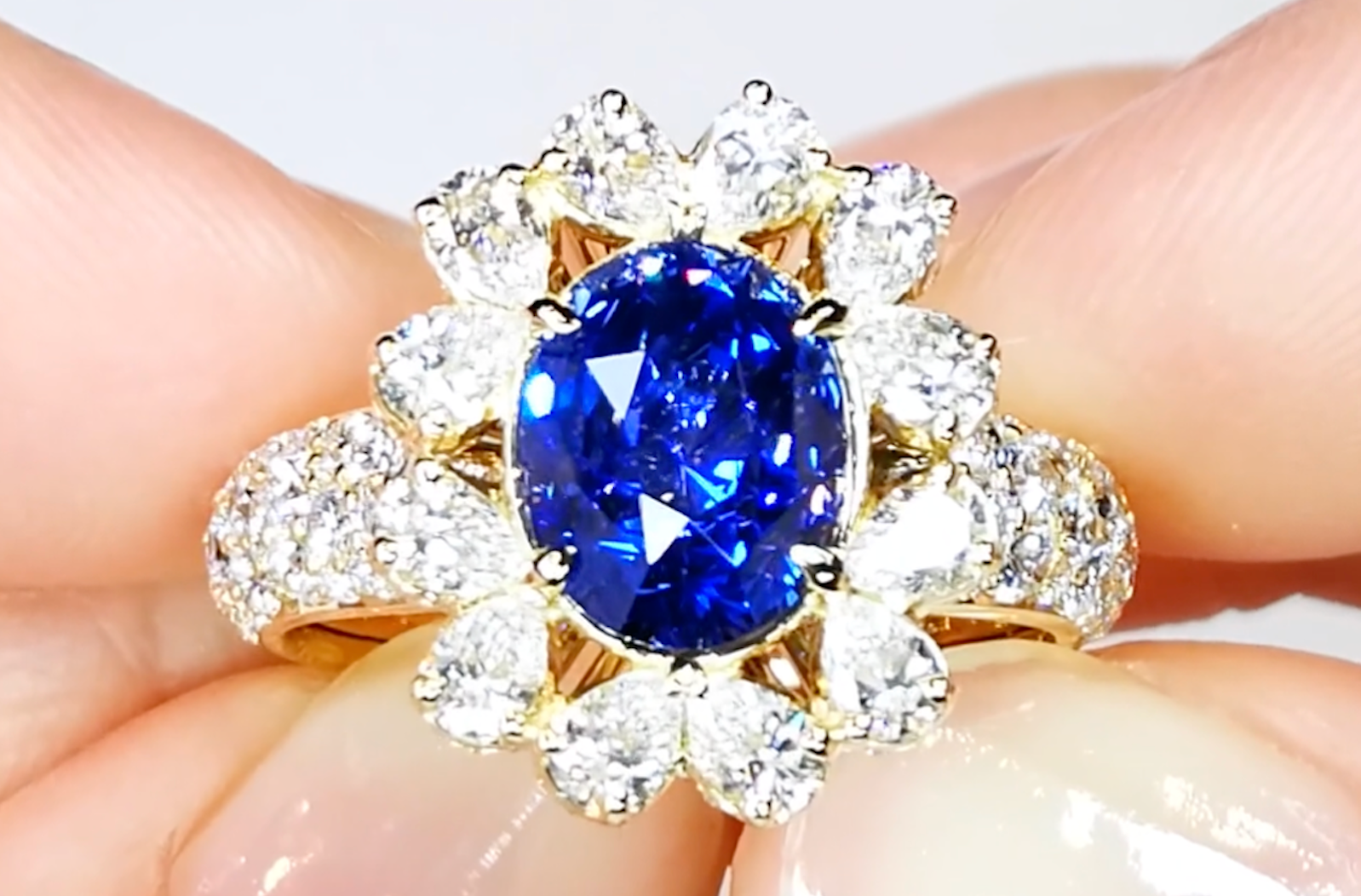 4.10ct Unheated Ceylon Royal Blue Sapphire Ring with D Flawless Diamonds set in 18K Yellow Gold