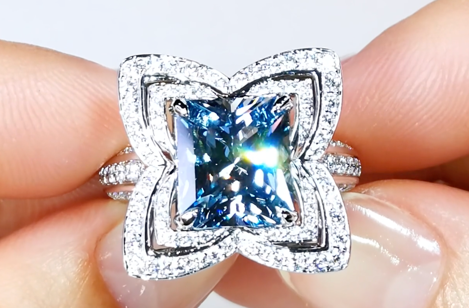 4.22ct Santa Maria Aquamarine Ring with D Flawless Diamonds set in 18K White Gold