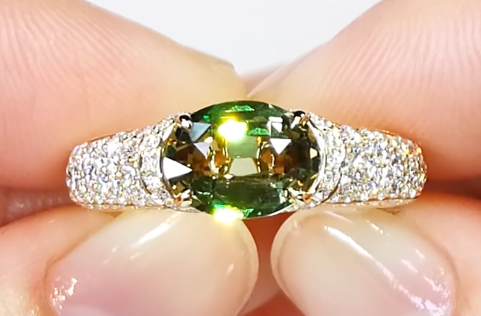 2.05ct Ceylon Alexandrite Ring with D Flawless Diamonds set in 18K Yellow Gold
