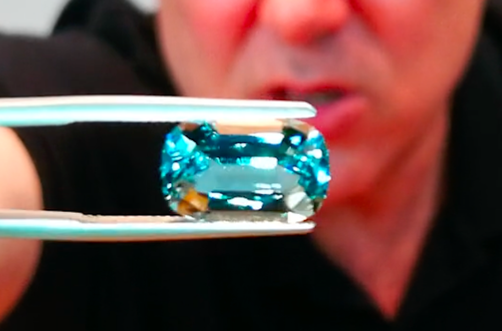 6.17ct Unheated Baby Lumina Flawless Paraiba Tourmaline Ring with D Flawless Diamond set in 18K Gold