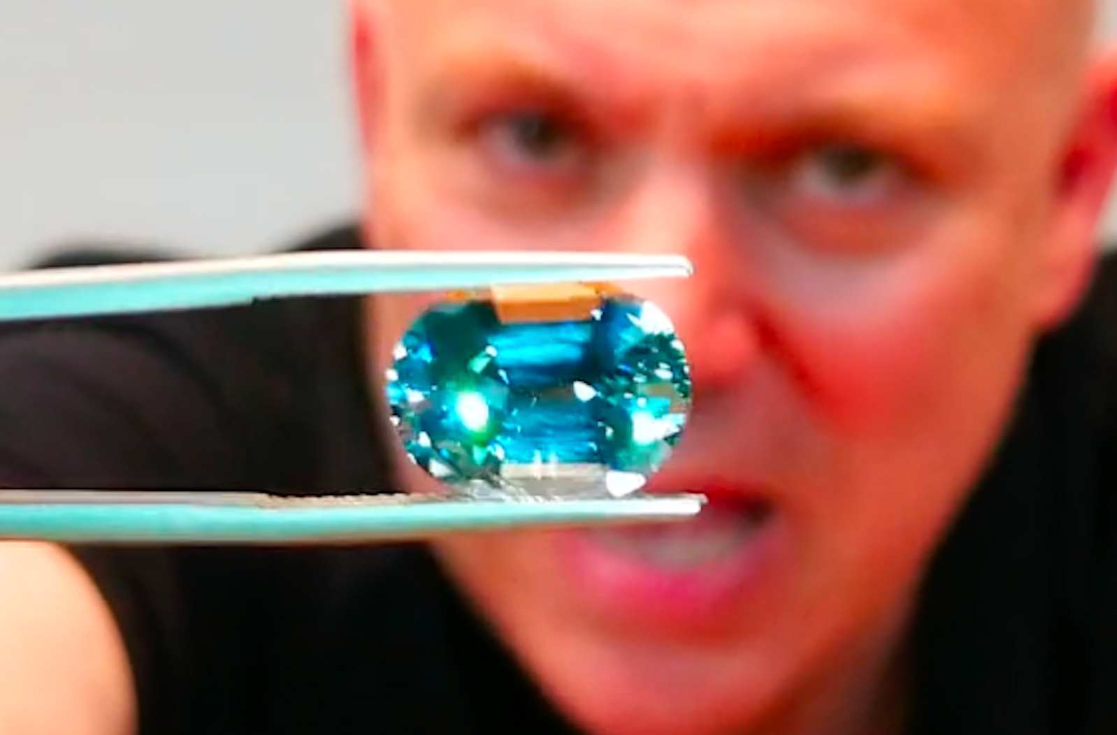 6.39ct Unheated Baby Lumina Flawless Paraiba Tourmaline Ring with D Flawless Diamond set in 18K Gold