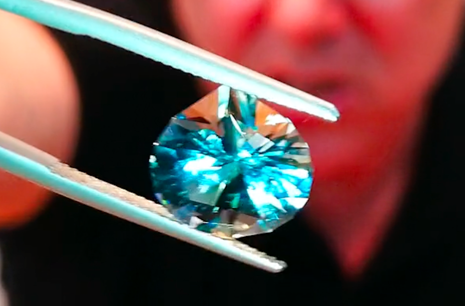 5.93ct Unheated Baby Lumina Flawless Paraiba Tourmaline Ring with D Flawless Diamond set in 18K Gold