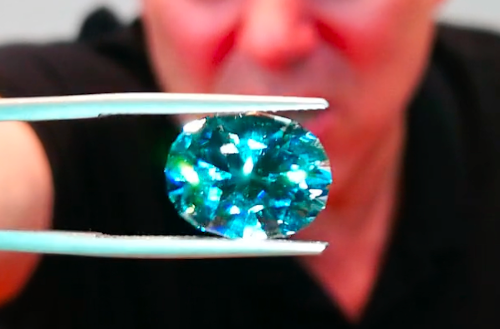 8.5ct Unheated Baby Lumina Paraiba Tourmaline Ring with D Flawless Diamond set in 18K Gold