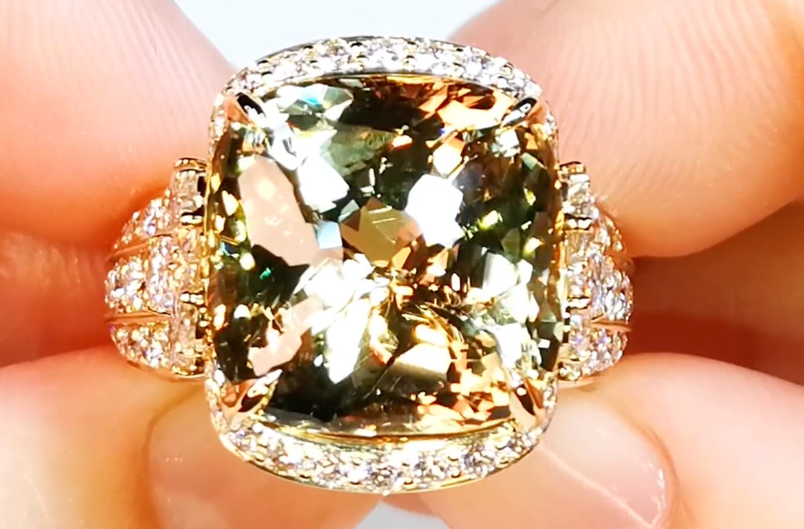 14.28ct Zultanite Ring with D Flawless Diamonds set in 18K Yellow Gold