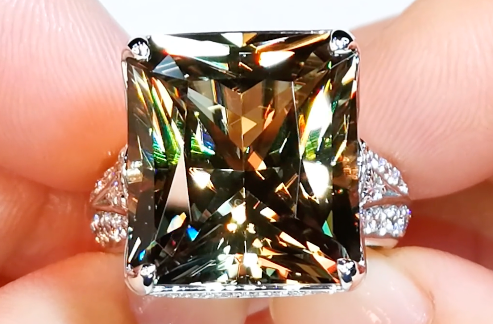 20.83ct Zultanite Ring with D Flawless Diamonds set in 18K White Gold