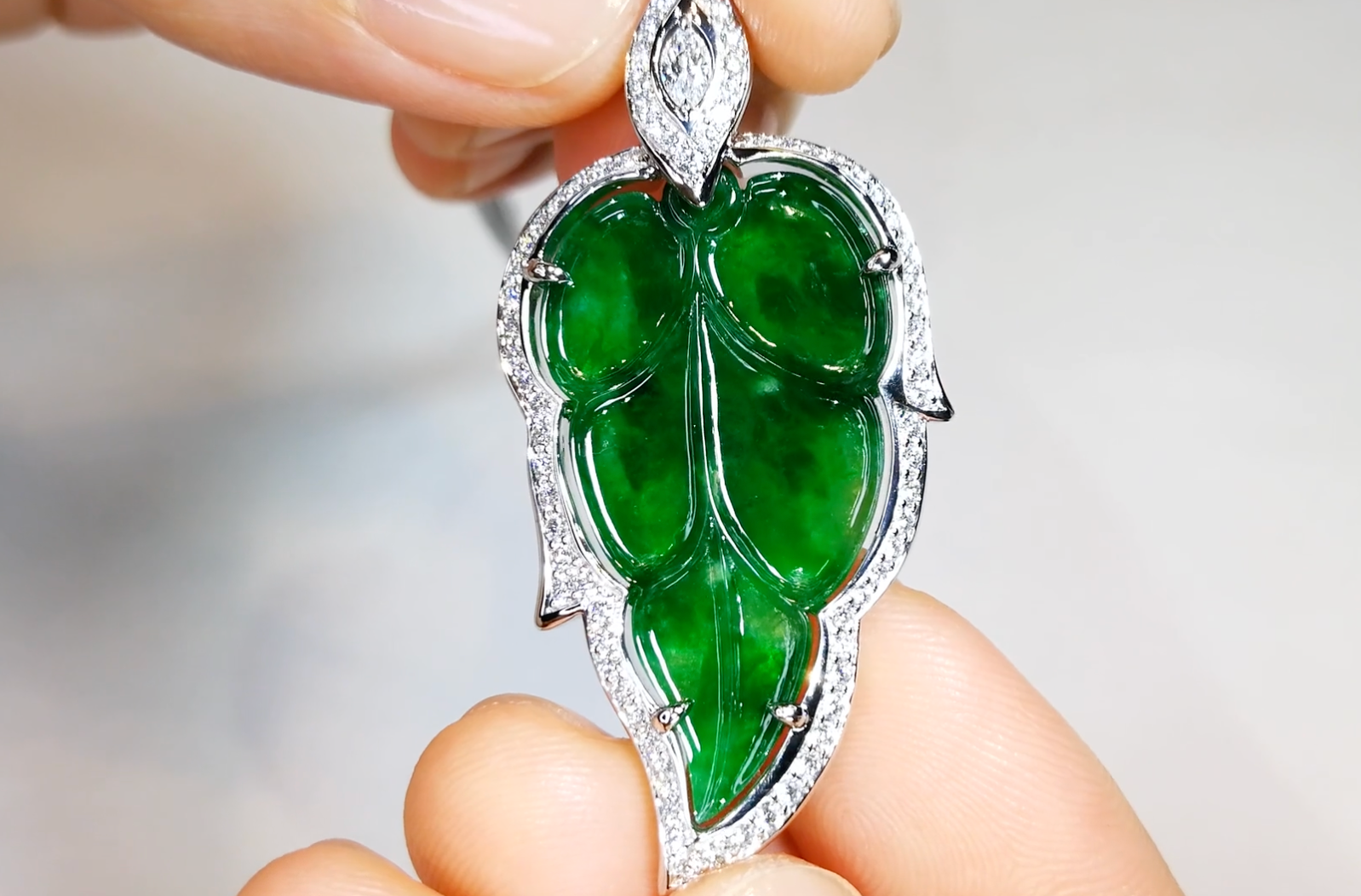 8.32ct Fei Cui Imperial A Jadeite Necklace with D Flawless Diamonds set in 18K White Gold