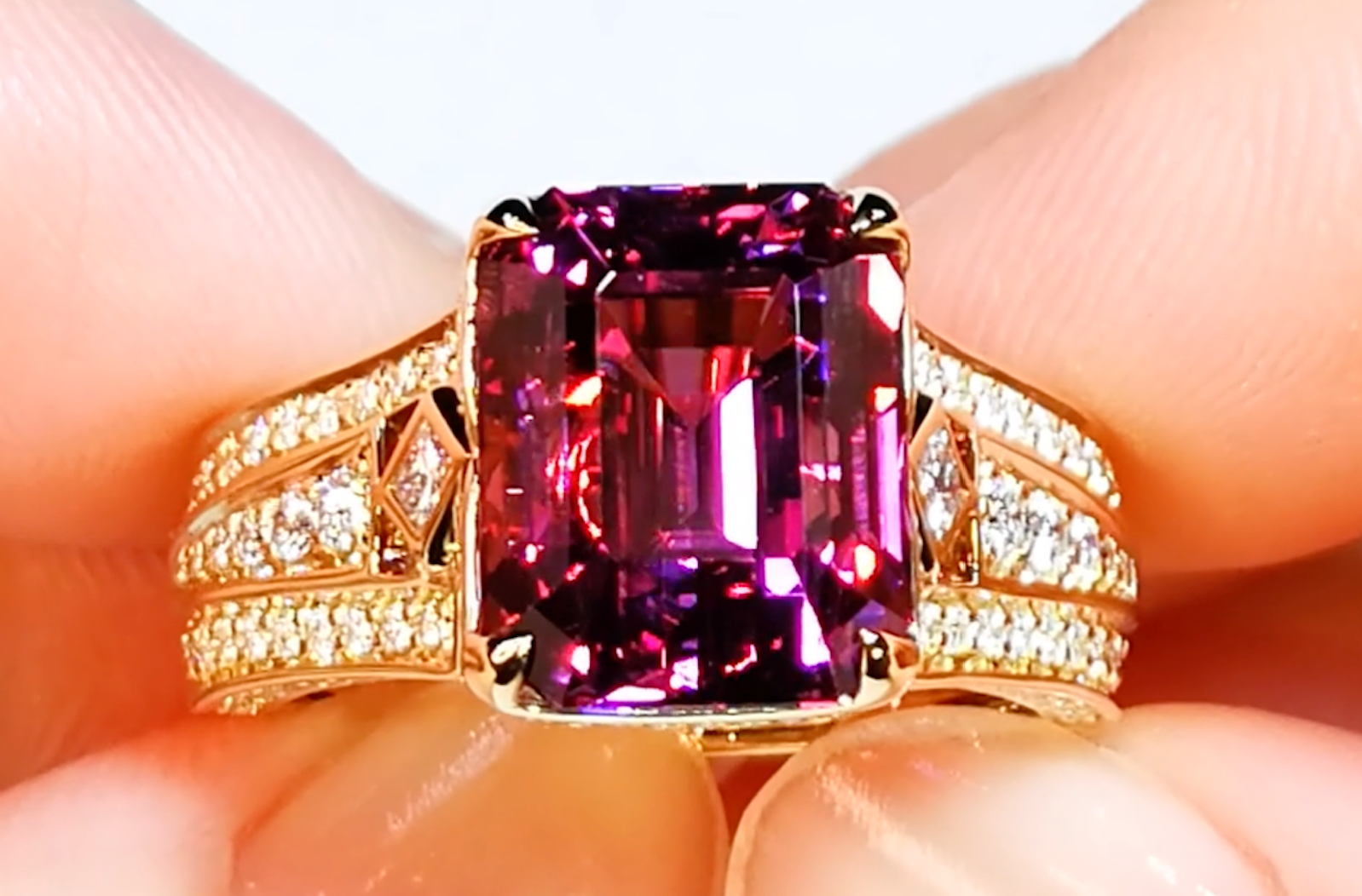 9.43ct Ceylon Raspberry Garnet Ring with D Flawless Diamonds set in 18K Yellow Gold