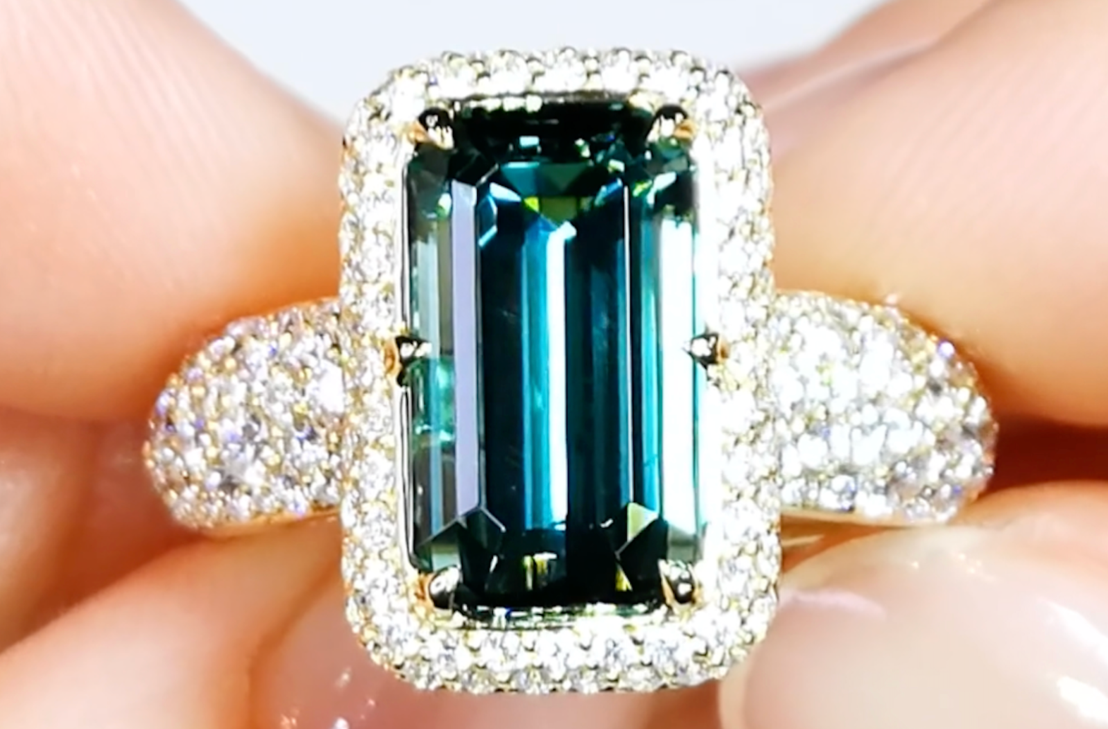 4.95ct Afghan Neon Lagoon Tourmaline Ring with D Flawless Diamonds set in 18K Yellow Gold