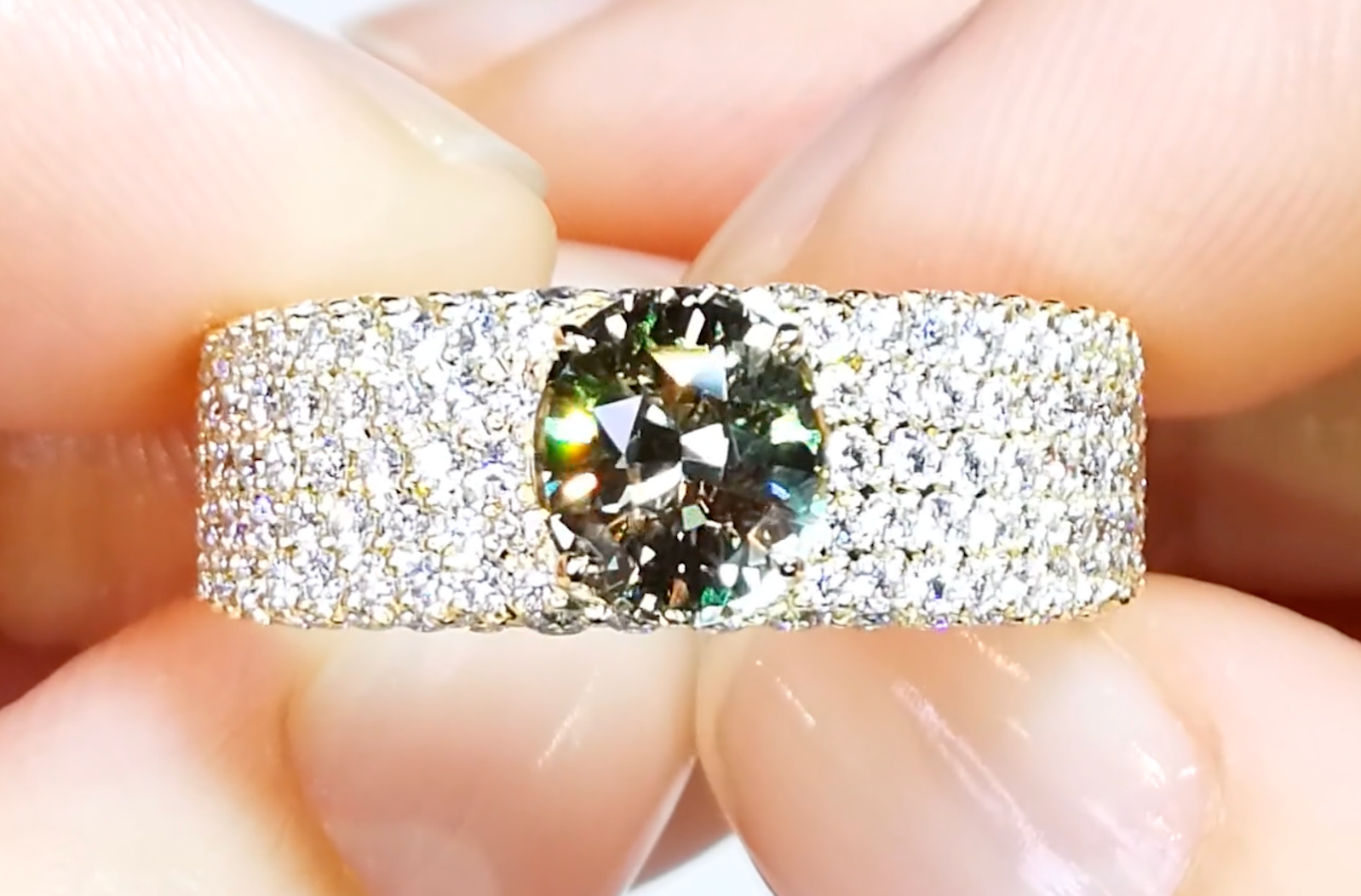 1.58ct Ceylon Alexandrite Ring with D Flawless Diamonds set in 18K Yellow Gold