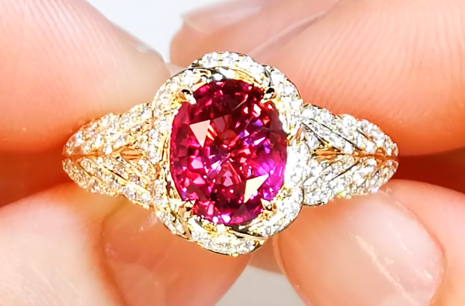 3.51ct Unheated Vivid Intense Pink Sapphire Ring with D Flawless Diamonds set in 18K Yellow Gold
