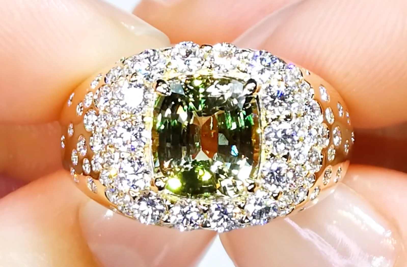 3.18ct Ceylon Alexandrite Ring with D Flawless Diamonds set in 18K Yellow Gold