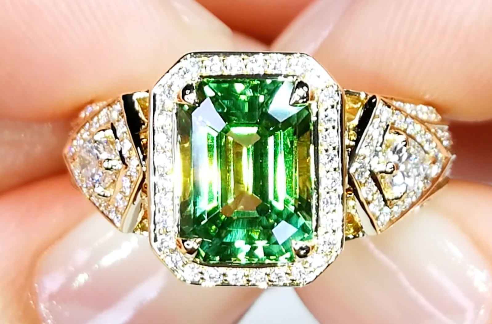 3.22ct Neon Tsavorite Garnet Ring with D Flawless Diamonds set in 18K Yellow Gold