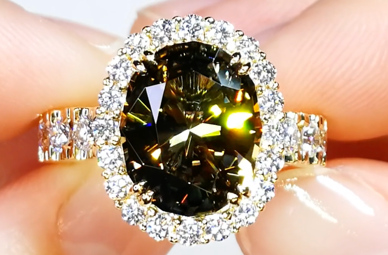 5.49ct Unheated Tanzanite Ring with D Flawless Diamonds set in 18K Yellow Gold