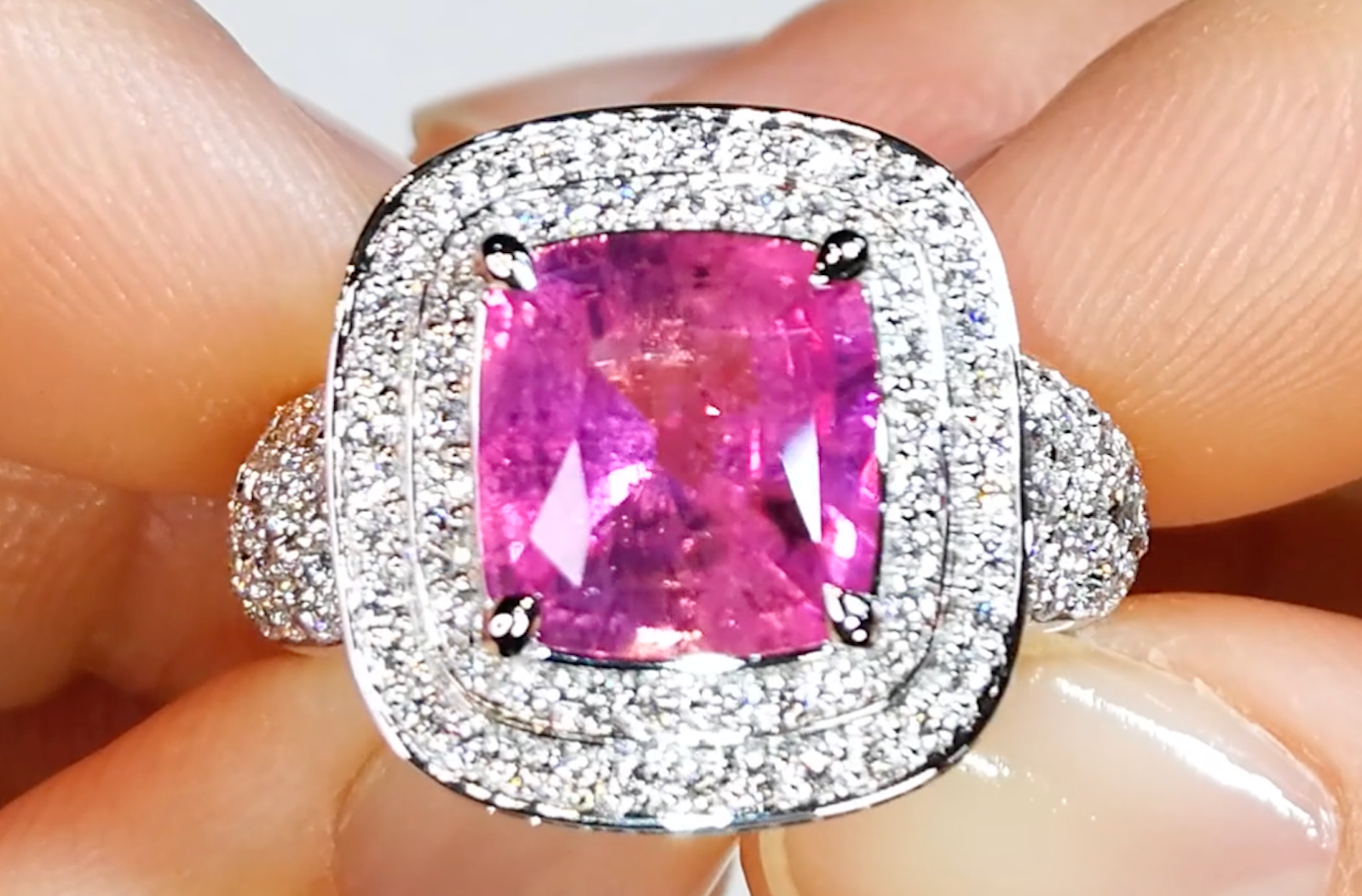 4.11ct Unheated Magenta Kashmir Sapphire Ring with D Flawless Diamonds set in 18K White Gold