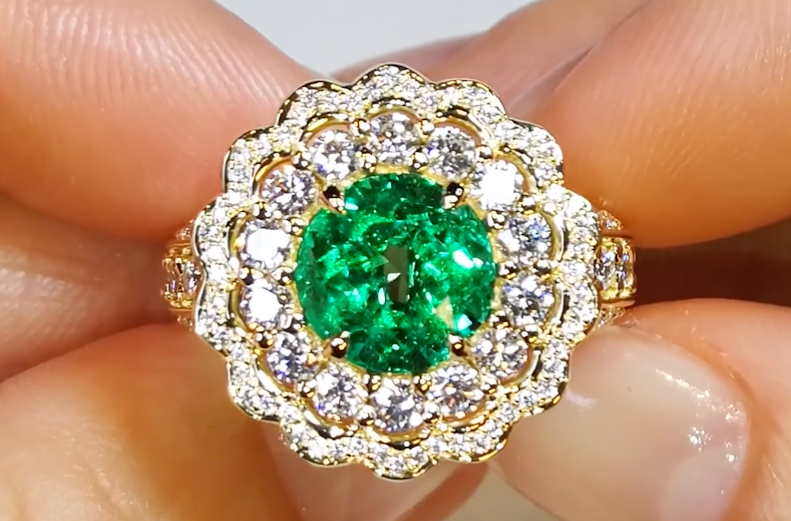 3.22ct Muzo Colombian Intense Green Emerald Ring with D Flawless Diamonds set in 18K Yellow Gold