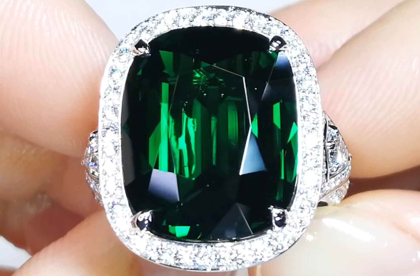 12.57ct Unheated Vibrant Chrome Tourmaline Ring with D Flawless Diamonds set in 18K White Gold