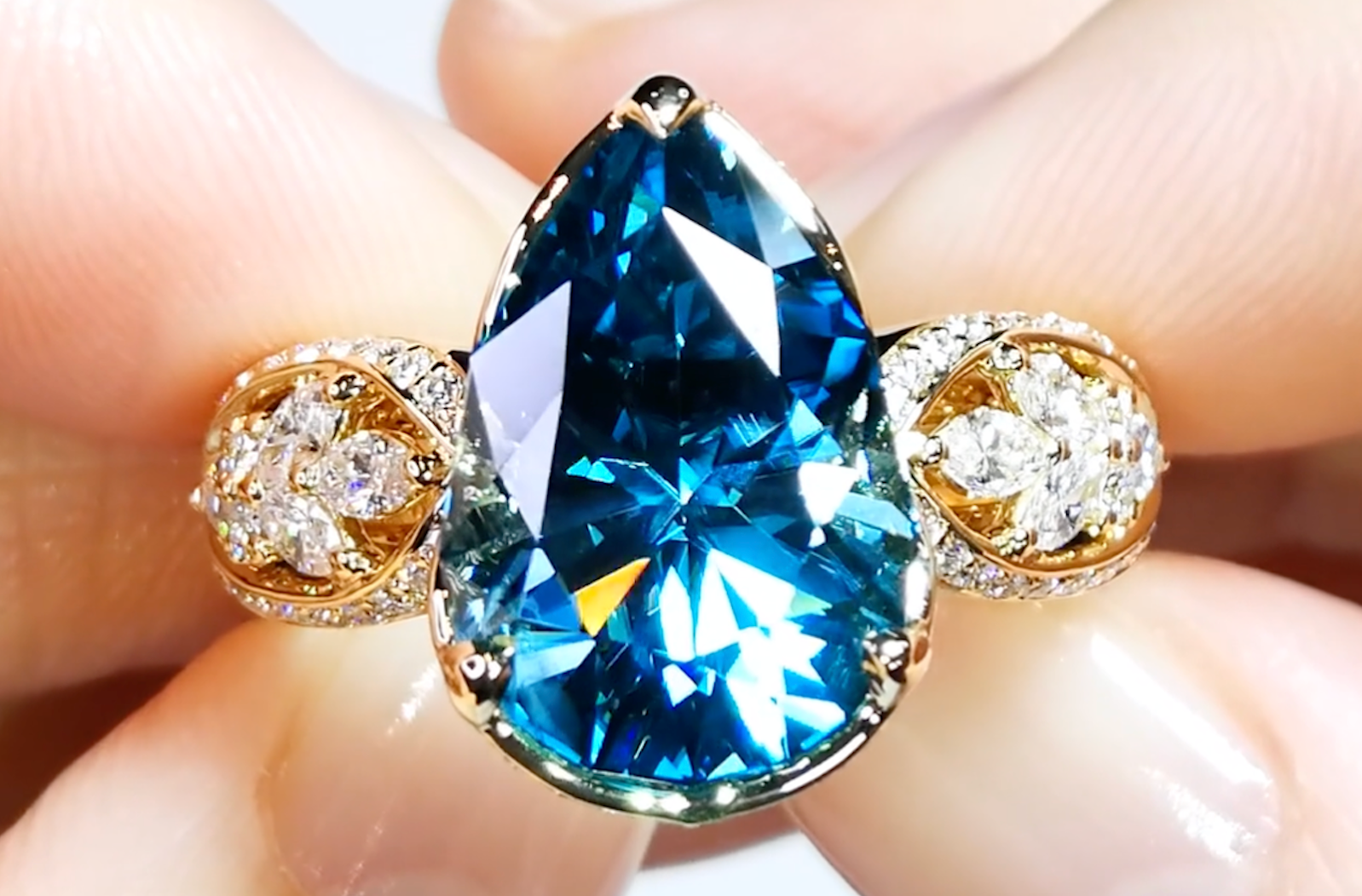 10.48ct Blue Zircon Ring with D Flawless Diamonds set in 18K Yellow Gold