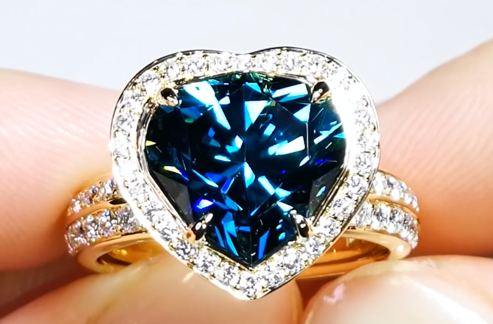 9.24ct Blue Zircon Ring with D Flawless Diamonds set in 18K Yellow Gold