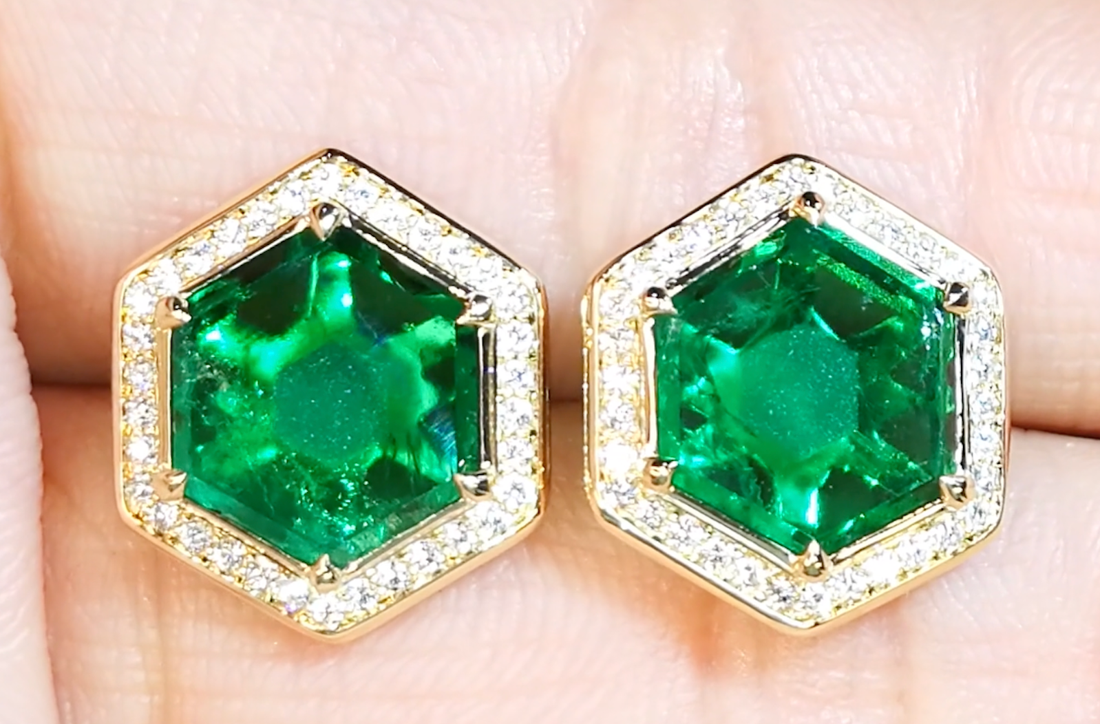 6.79ct Gota De Aceite Vivid Green Emerald Trapiche Earrings with D Flawless Diamonds set in 18K Yellow Gold