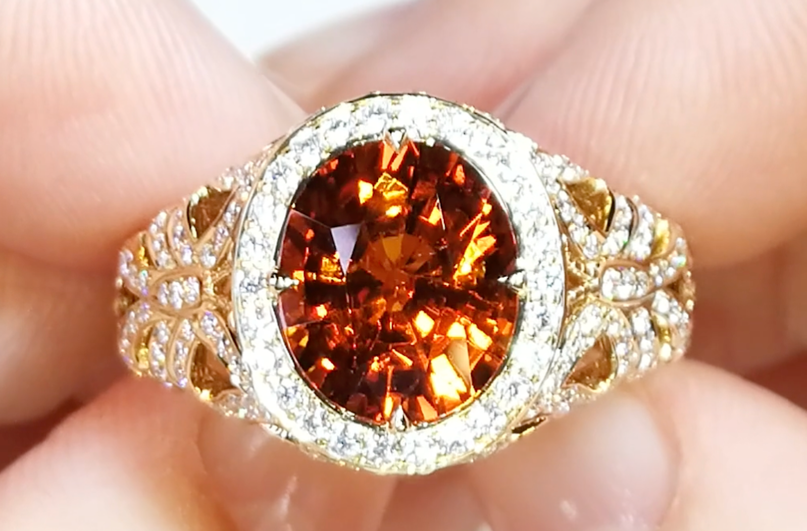 5.00ct Mandarin Garnet Ring with D Flawless Diamonds set in 18K Yellow Gold