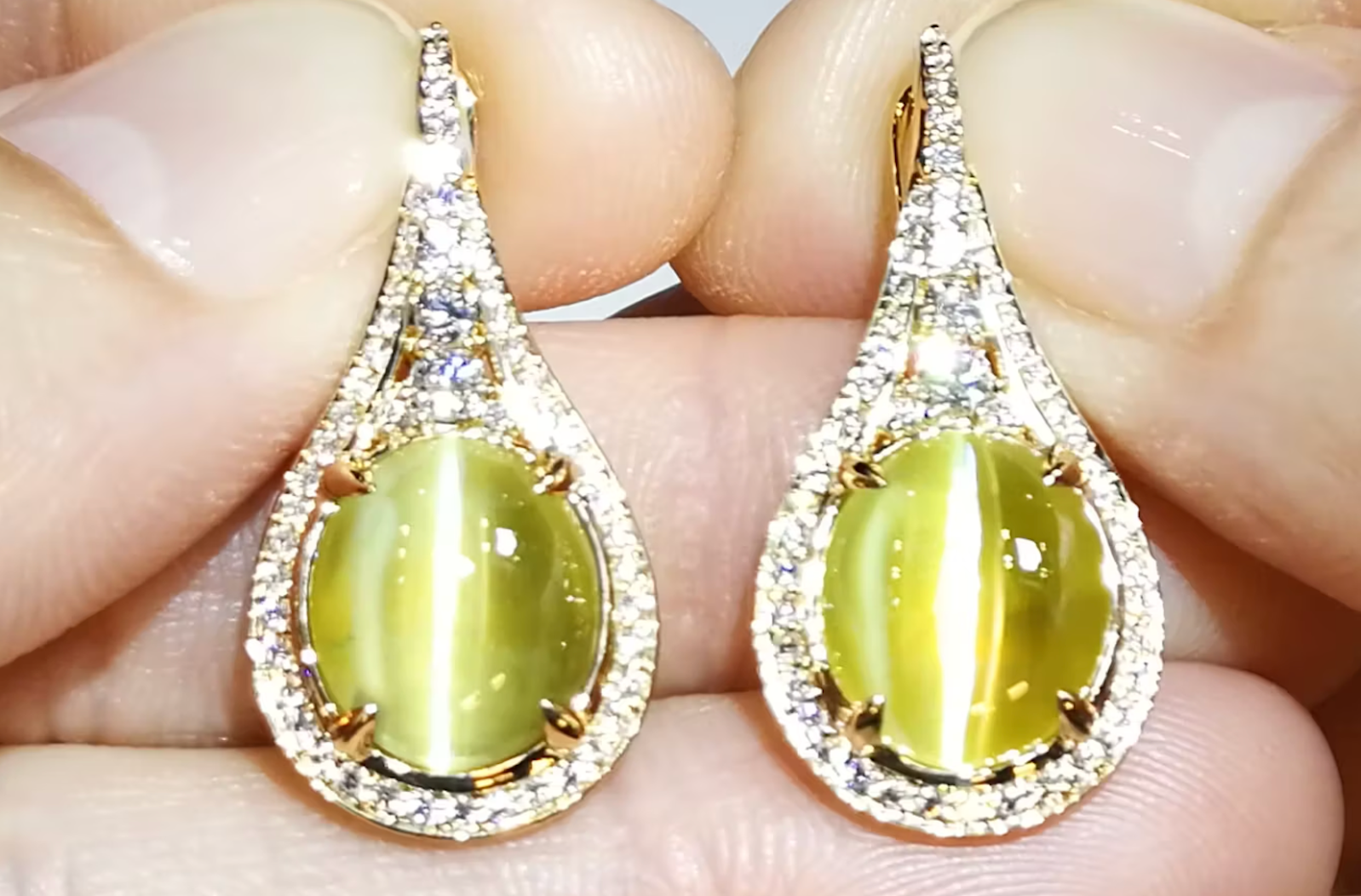 15.87ct Cat’s Eye Neon Chrysoberyl Earrings with D Flawless Diamonds set in 18K Yellow Gold