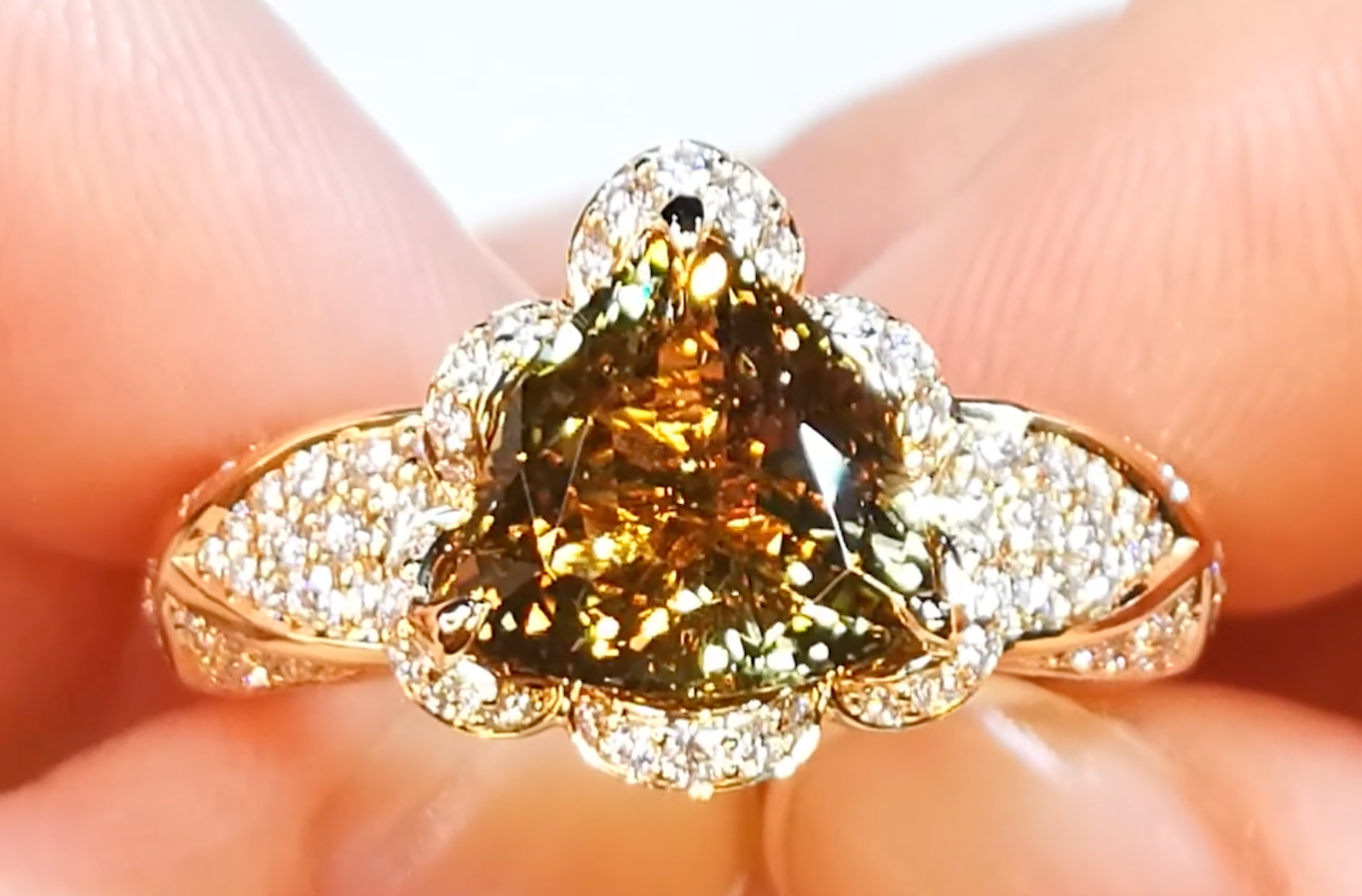 3.16ct Yellow Tanzanite Ring with D Flawless Diamonds set in 18K Yellow Gold