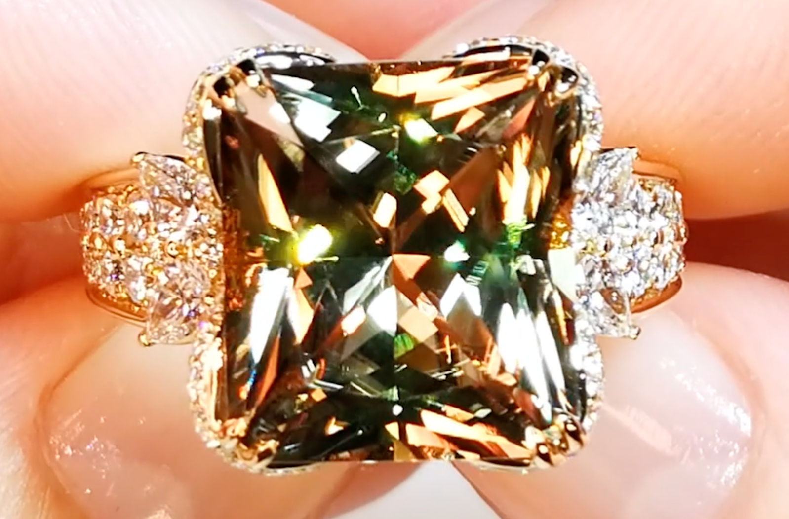10.42ct Zultanite Ring with D Flawless Diamonds set in 18K Yellow Gold